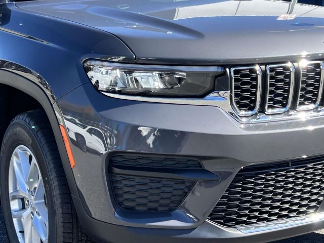 2025 Jeep Grand Cherokee Laredo X 4x4