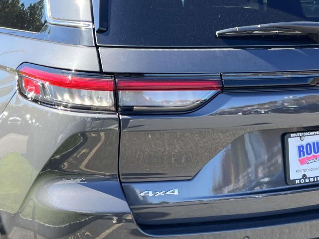 2025 Jeep Grand Cherokee Laredo X 4x4