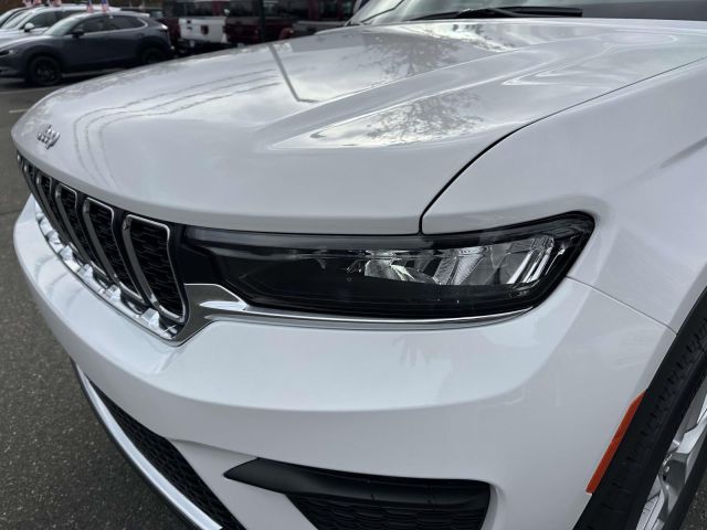 2025 Jeep Grand Cherokee Laredo X 4x4