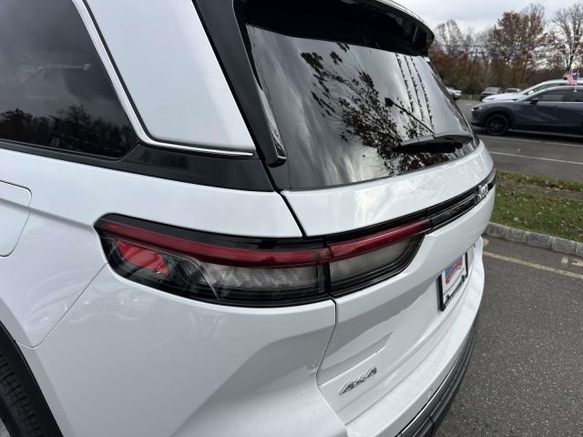 2025 Jeep Grand Cherokee Laredo X 4x4