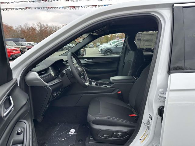 2025 Jeep Grand Cherokee Laredo X 4x4