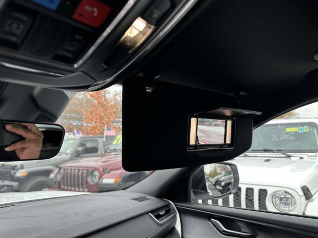 2025 Jeep Grand Cherokee Laredo X 4x4