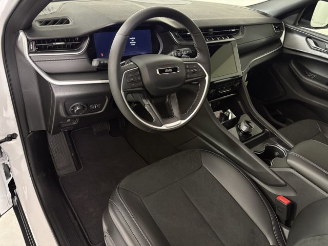 2025 Jeep Grand Cherokee Laredo 2025 Jeep Grand Cherokee Laredo