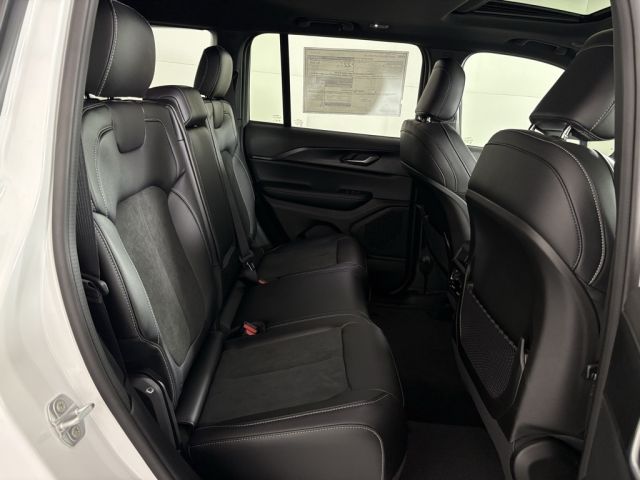 2025 Jeep Grand Cherokee Laredo 2025 Jeep Grand Cherokee Laredo