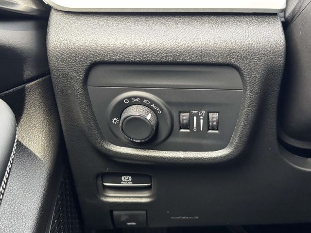 2025 Jeep Grand Cherokee Laredo X 4x4