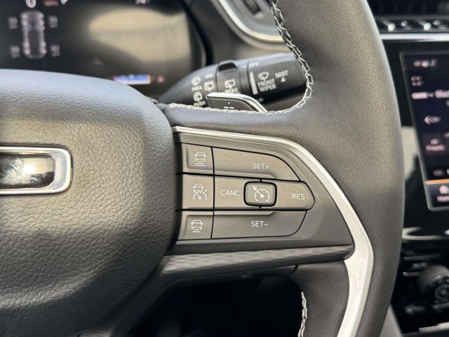2025 Jeep Grand Cherokee Laredo X 4x4