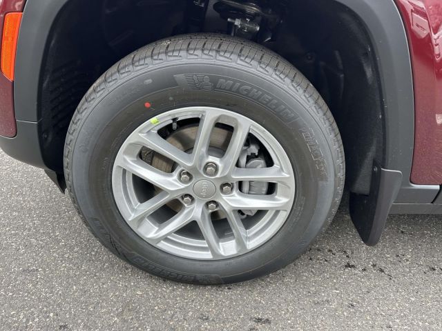 2025 Jeep Grand Cherokee LAREDO X 4X4 2025 Jeep Grand Cherokee LAREDO X 4X4