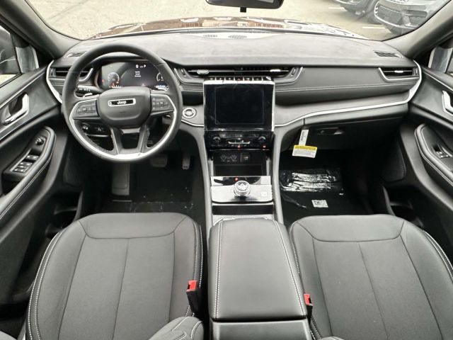 2025 Jeep Grand Cherokee LAREDO X 4X4 2025 Jeep Grand Cherokee LAREDO X 4X4