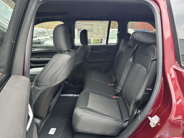 2025 Jeep Grand Cherokee LAREDO X 4X4 2025 Jeep Grand Cherokee LAREDO X 4X4