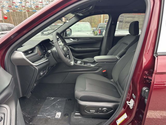 2025 Jeep Grand Cherokee LAREDO X 4X4 2025 Jeep Grand Cherokee LAREDO X 4X4