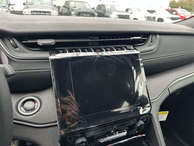 2025 Jeep Grand Cherokee LAREDO X 4X4 2025 Jeep Grand Cherokee LAREDO X 4X4