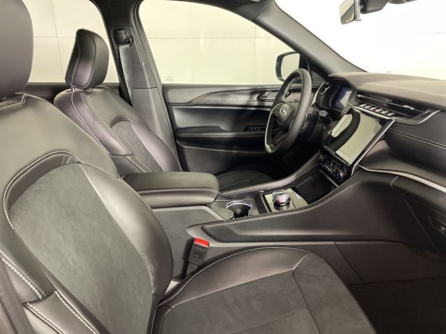 2025 Jeep Grand Cherokee Laredo 2025 Jeep Grand Cherokee Laredo