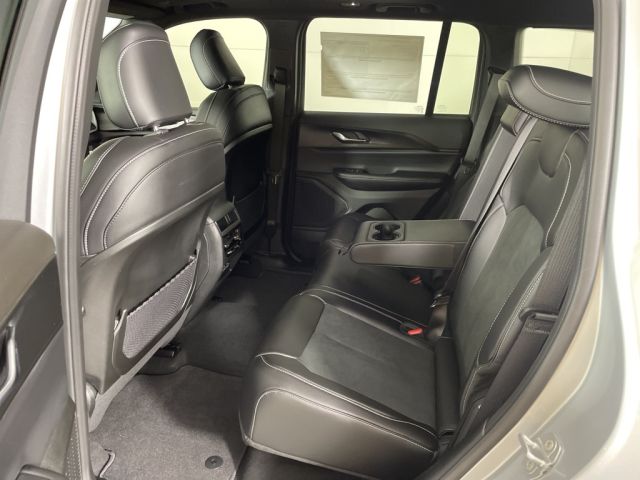 2025 Jeep Grand Cherokee Laredo 2025 Jeep Grand Cherokee Laredo