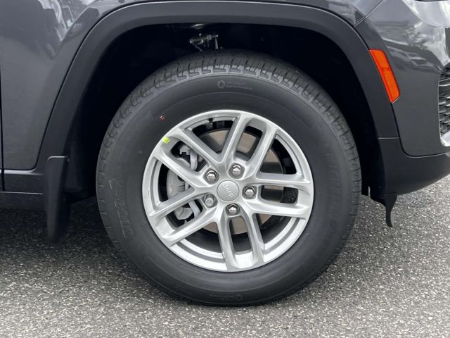 2025 Jeep Grand Cherokee Laredo X 4x4