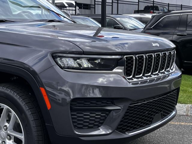 2025 Jeep Grand Cherokee Laredo X 4x4