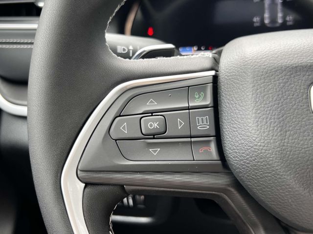 2025 Jeep Grand Cherokee Laredo X 4x4