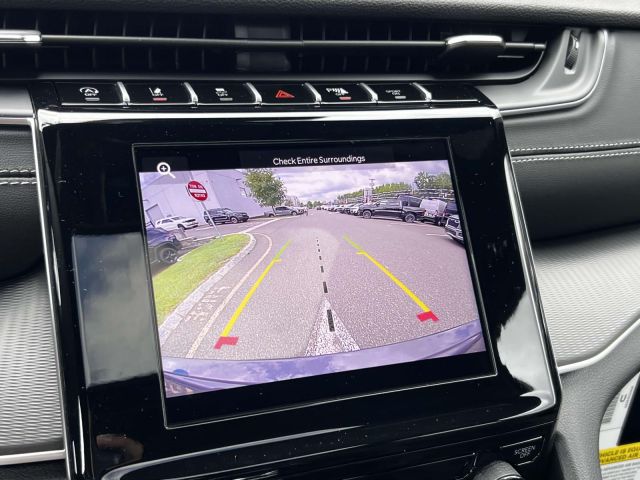 2025 Jeep Grand Cherokee Laredo X 4x4