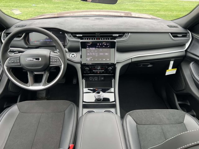 2025 Jeep Grand Cherokee Altitude X 4x4