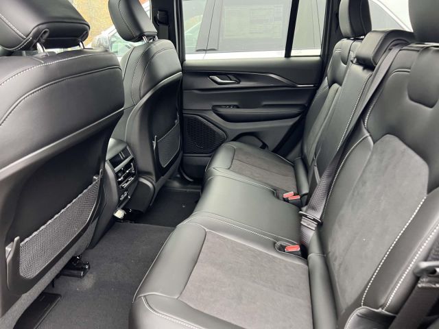 2025 Jeep Grand Cherokee Altitude X 4x4