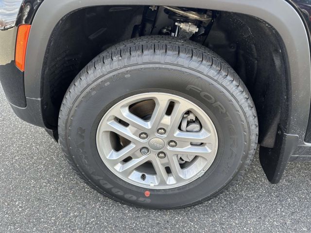 2025 Jeep Grand Cherokee Laredo 4x4 2025 Jeep Grand Cherokee Laredo 4x4