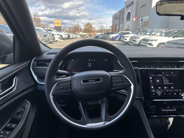 2025 Jeep Grand Cherokee Laredo 4x4 2025 Jeep Grand Cherokee Laredo 4x4