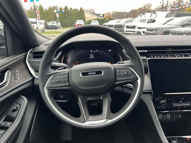 2025 Jeep Grand Cherokee LIMITED 4X4 2025 Jeep Grand Cherokee LIMITED 4X4