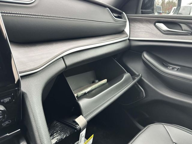 2025 Jeep Grand Cherokee LIMITED 4X4 2025 Jeep Grand Cherokee LIMITED 4X4