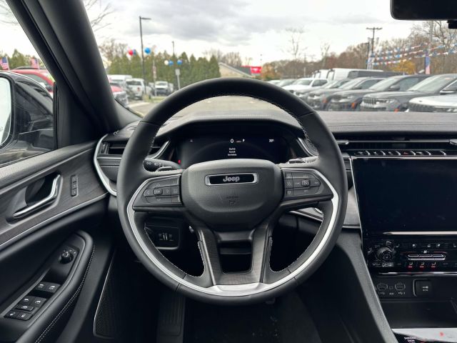 2025 Jeep Grand Cherokee Limited 4x4 2025 Jeep Grand Cherokee Limited 4x4