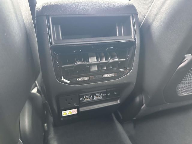 2025 Jeep Grand Cherokee Limited 4x4 2025 Jeep Grand Cherokee Limited 4x4