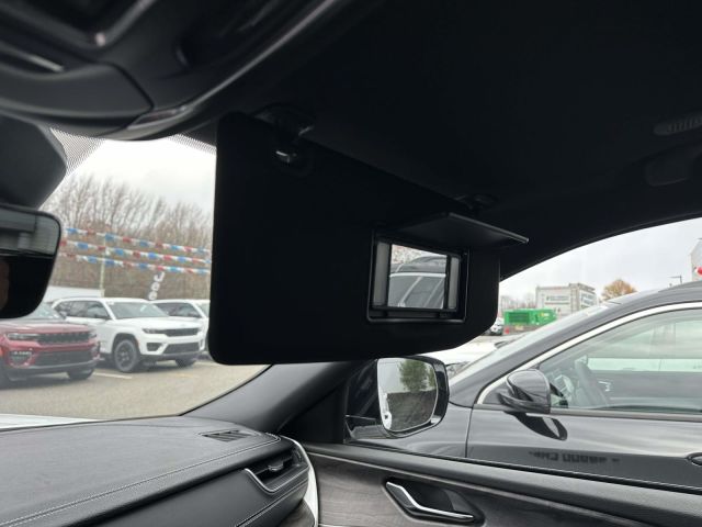 2025 Jeep Grand Cherokee Limited 4x4 2025 Jeep Grand Cherokee Limited 4x4