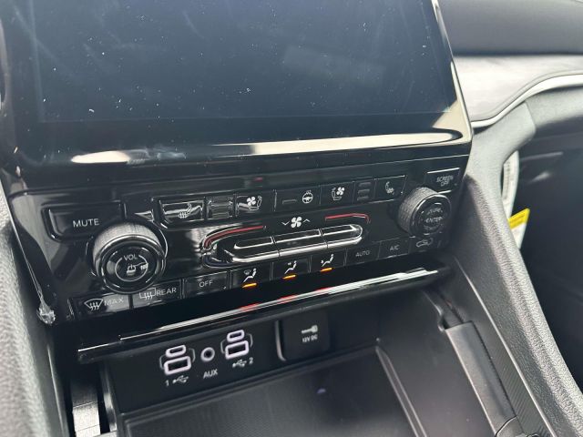 2025 Jeep Grand Cherokee Limited 4x4 2025 Jeep Grand Cherokee Limited 4x4