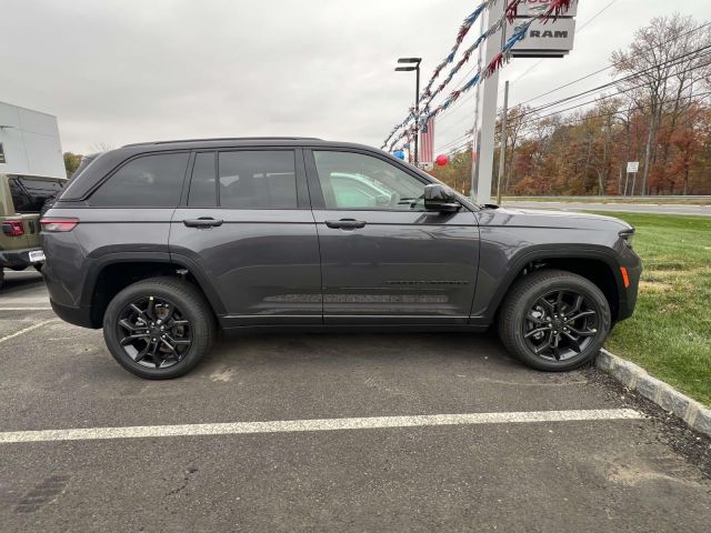 2025 Jeep Grand Cherokee Limited 4x4 2025 Jeep Grand Cherokee Limited 4x4