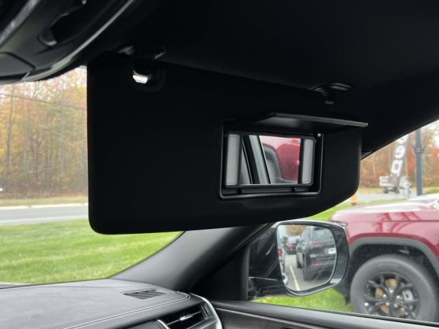 2025 Jeep Grand Cherokee Limited 4x4 2025 Jeep Grand Cherokee Limited 4x4