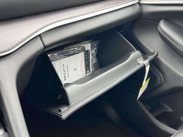 2025 Jeep Grand Cherokee Limited 4x4 2025 Jeep Grand Cherokee Limited 4x4