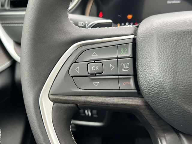 2025 Jeep Grand Cherokee Limited 4x4 2025 Jeep Grand Cherokee Limited 4x4