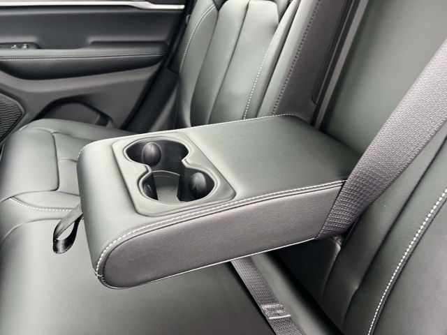 2025 Jeep Grand Cherokee Limited 4x4 2025 Jeep Grand Cherokee Limited 4x4