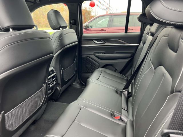 2025 Jeep Grand Cherokee Limited 4x4 2025 Jeep Grand Cherokee Limited 4x4