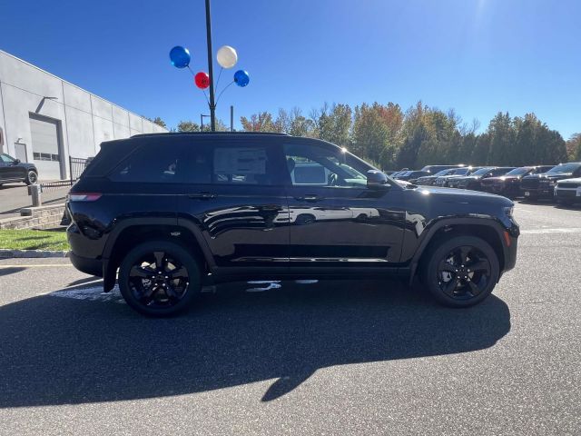 2025 Jeep Grand Cherokee Limited 4x4 2025 Jeep Grand Cherokee Limited 4x4