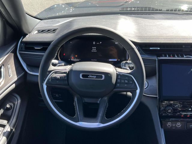 2025 Jeep Grand Cherokee Limited 4x4 2025 Jeep Grand Cherokee Limited 4x4