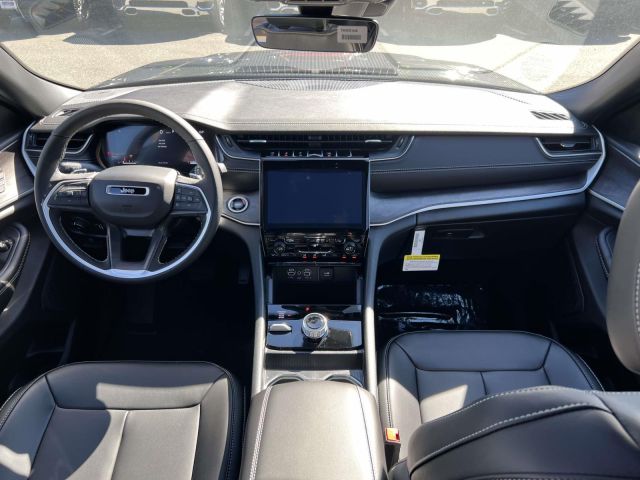 2025 Jeep Grand Cherokee Limited 4x4 2025 Jeep Grand Cherokee Limited 4x4