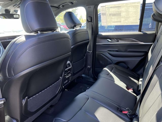 2025 Jeep Grand Cherokee Limited 4x4 2025 Jeep Grand Cherokee Limited 4x4