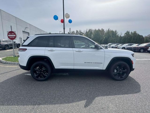 2025 Jeep Grand Cherokee Limited 4x4 2025 Jeep Grand Cherokee Limited 4x4