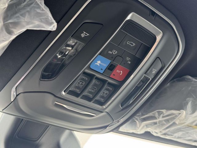 2025 Jeep Grand Cherokee Limited 4x4 2025 Jeep Grand Cherokee Limited 4x4