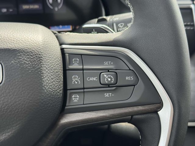 2025 Jeep Grand Cherokee Limited 4x4 2025 Jeep Grand Cherokee Limited 4x4