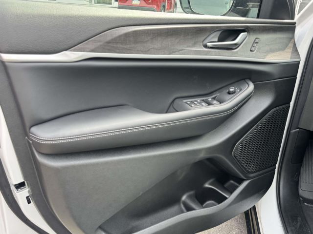 2025 Jeep Grand Cherokee Limited 4x4 2025 Jeep Grand Cherokee Limited 4x4