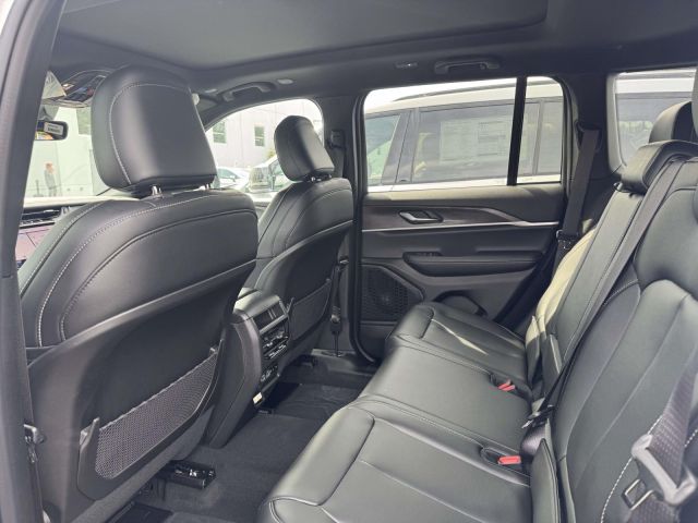 2025 Jeep Grand Cherokee Limited 4x4 2025 Jeep Grand Cherokee Limited 4x4