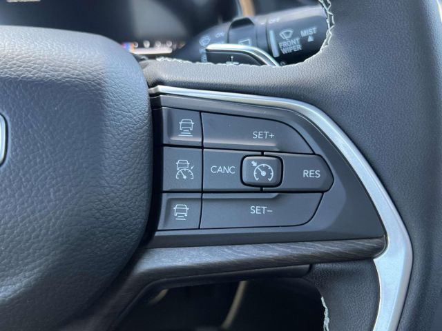 2025 Jeep Grand Cherokee Limited 4x4 2025 Jeep Grand Cherokee Limited 4x4