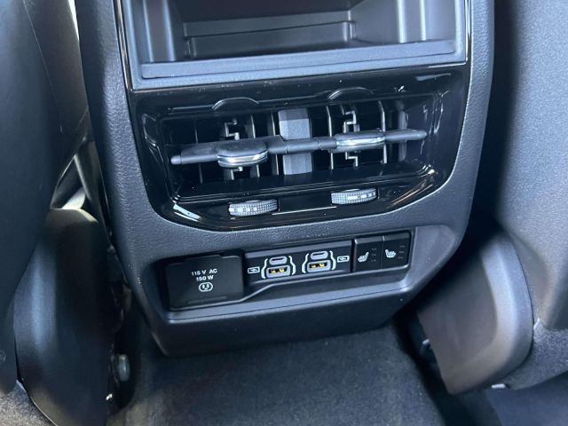 2025 Jeep Grand Cherokee Limited 4x4 2025 Jeep Grand Cherokee Limited 4x4