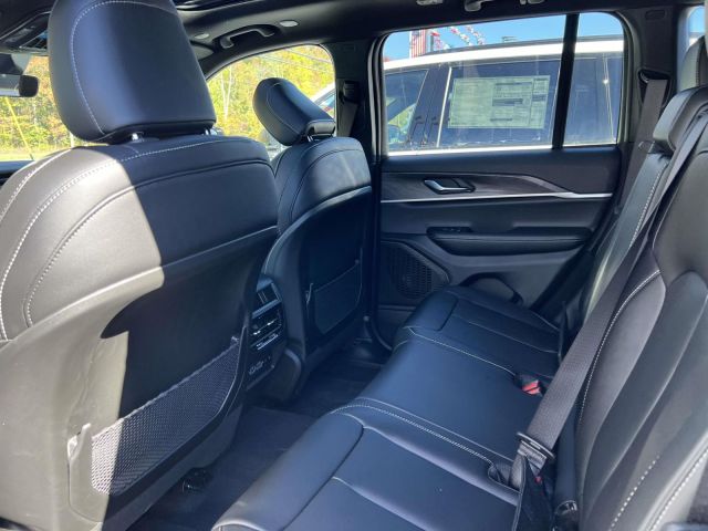 2025 Jeep Grand Cherokee Limited 4x4 2025 Jeep Grand Cherokee Limited 4x4