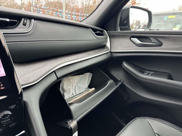 2025 Jeep Grand Cherokee LIMITED 4X4 2025 Jeep Grand Cherokee LIMITED 4X4